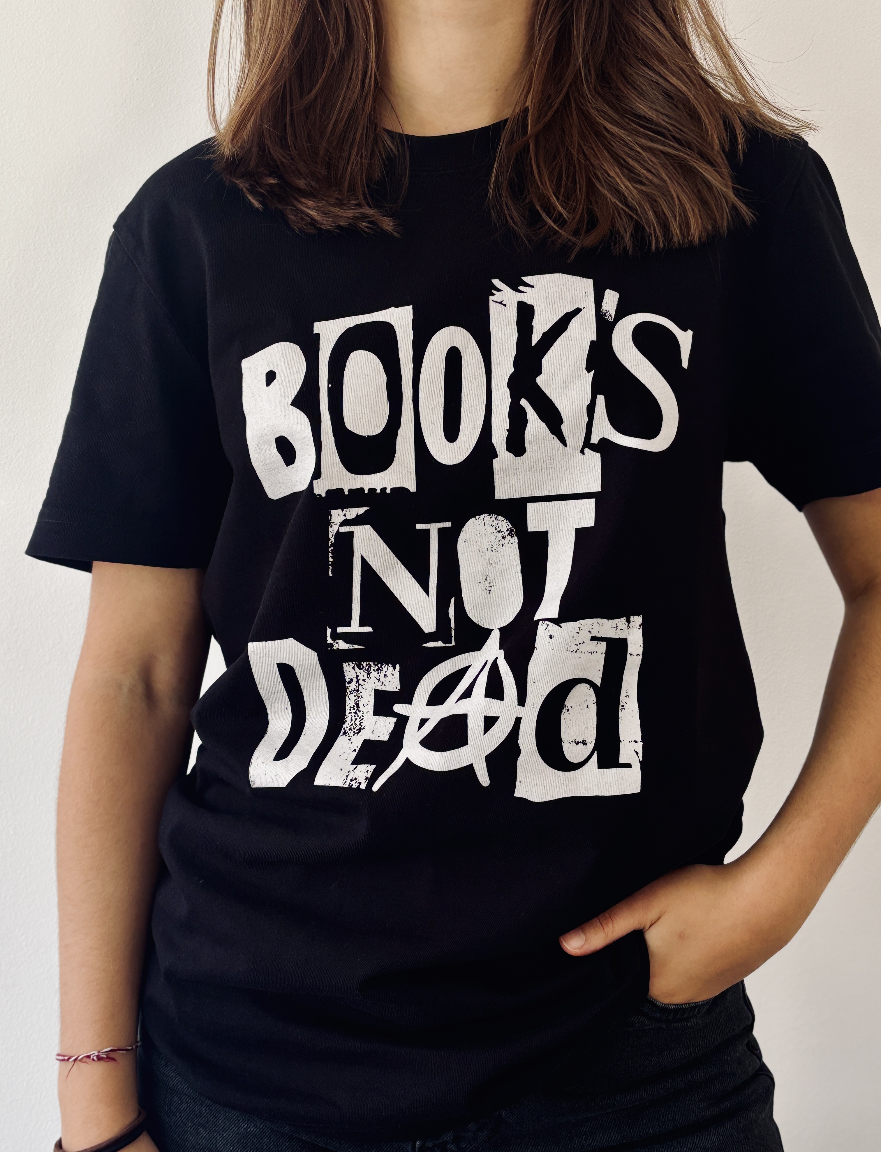 Triko BOOK'S NOT DEAD